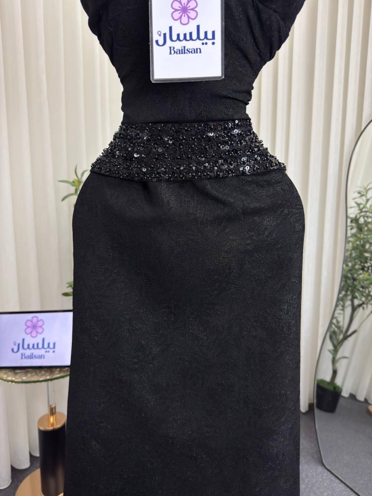 فستان طويل اسود