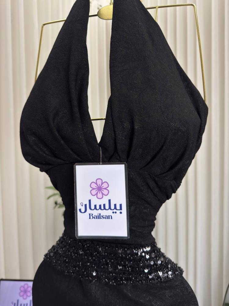 فستان طويل اسود