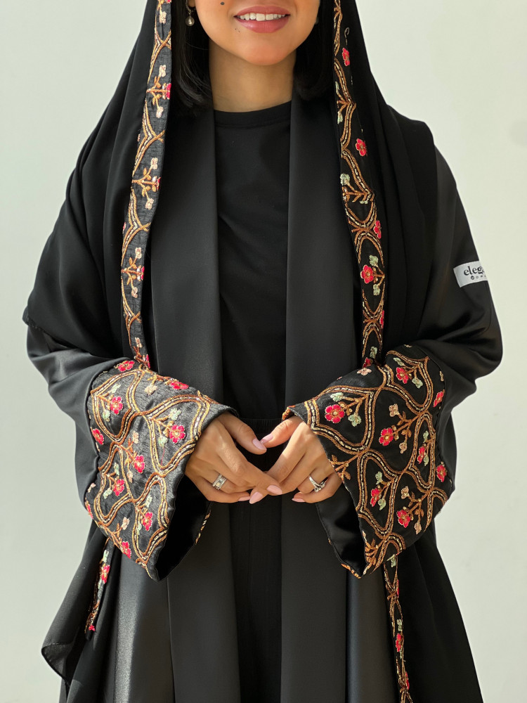 عباية لارا