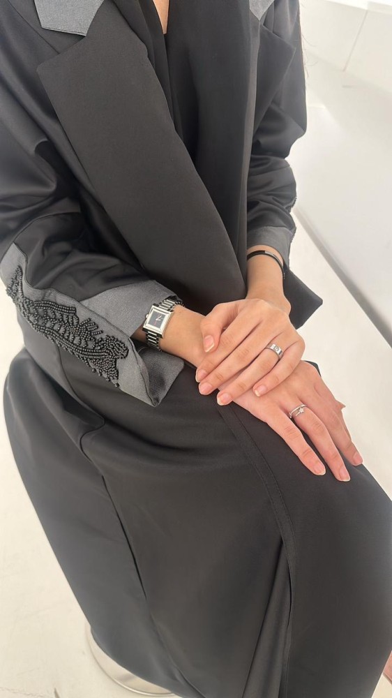 عبايه كم ملون