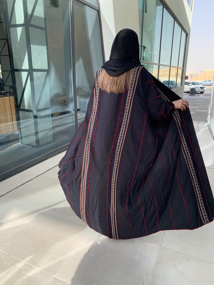 Abaya for wrapping Sadu + two scarves (black: maroon)
