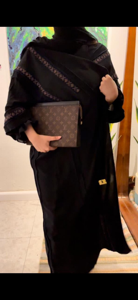 عباية لف سدو + طرحتين اسود و كحلي