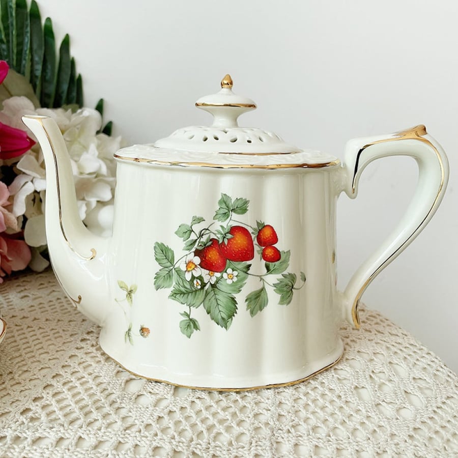 إبريق شاي إنجليزي Strawberry
