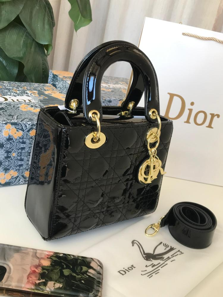شنطة ديور اسود لمعة