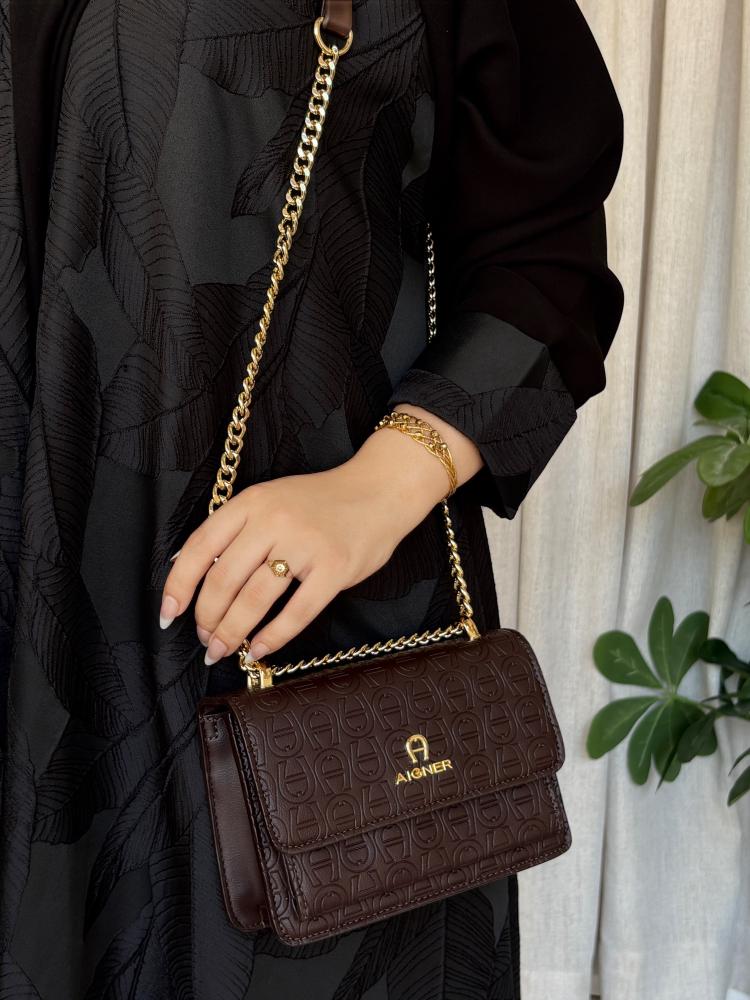 حقيبة يد نسائية من ماركة آغنر AIGNER بألوان متعددة