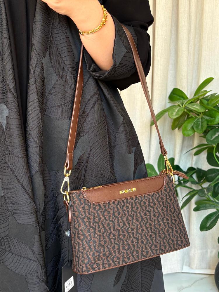 حقيبة يد نسائية من ماركة آغنر AIGNER بألوان متعددة