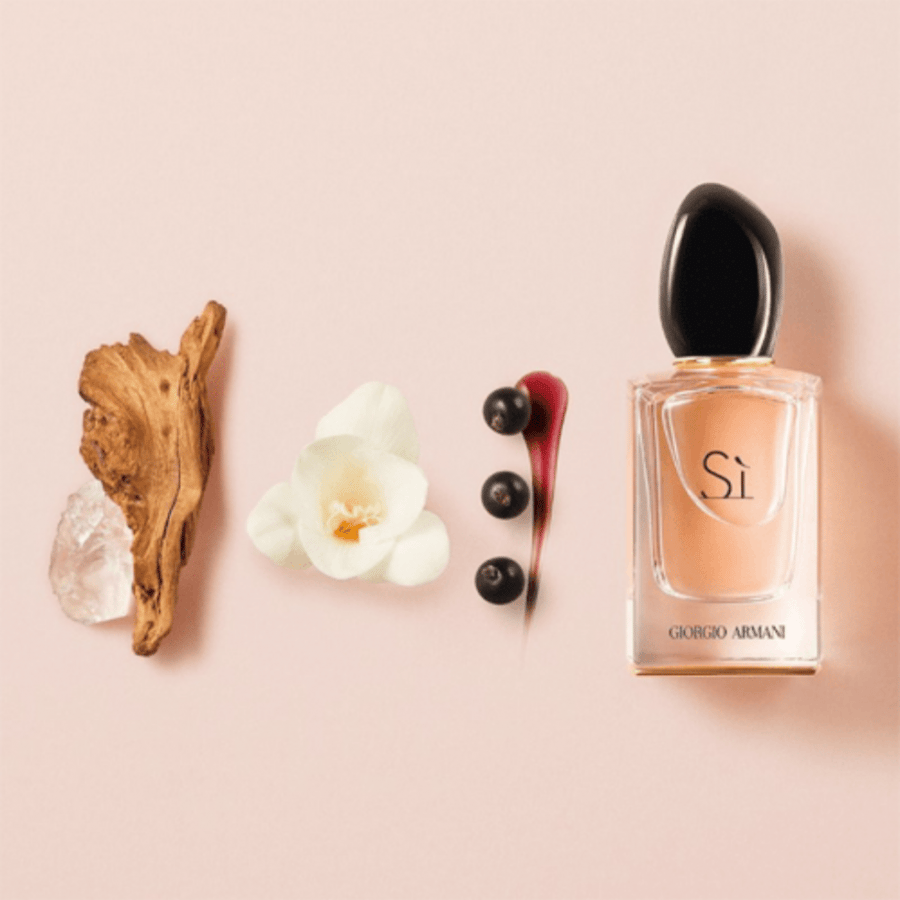 عطر جورجيو ارماني اس اي او دو بارفيوم للنساء 100 مل Giorgio Armani Si For Women - Eau de Parfum 100ml