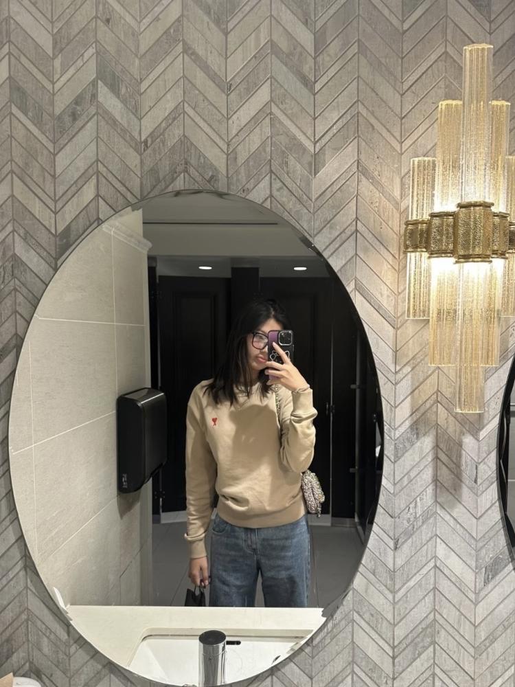 AMI – Ami Paris Logo Sweatshirt