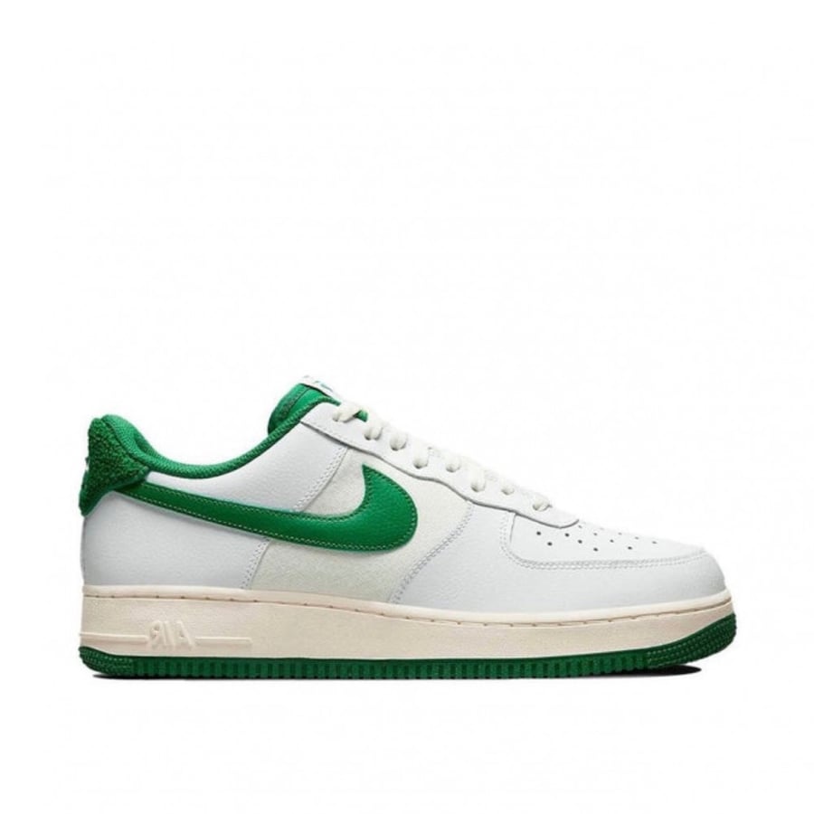 Air Force 1 '07 LE 'Air Force 1 '07 LV8 'Varsity Jacket'
