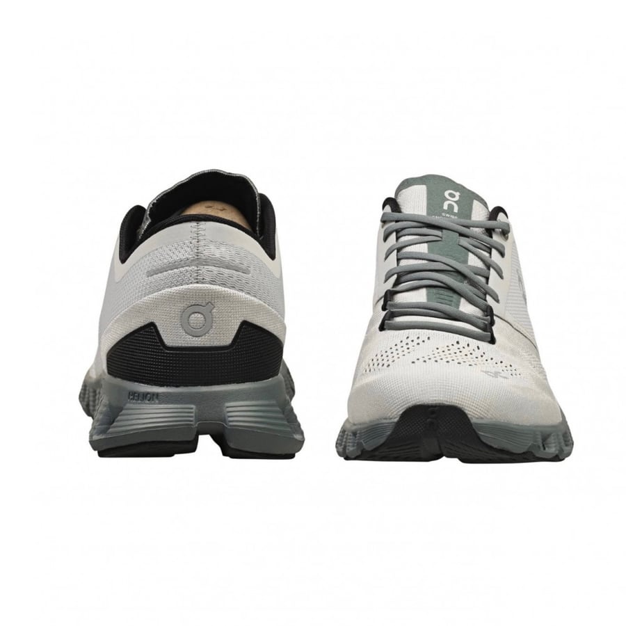 On Running Cloud X Trainers in Glacier / Olive