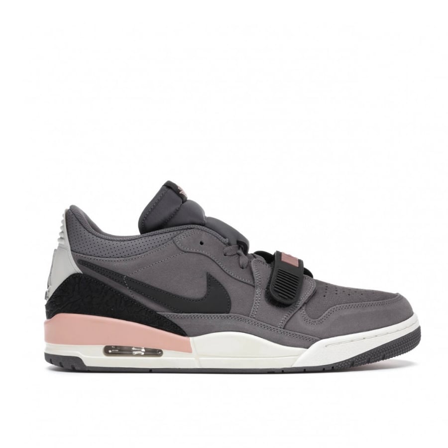 AIR JORDAN LEGACY 312 LOW GUNSMOKE, CORAL & BONE
