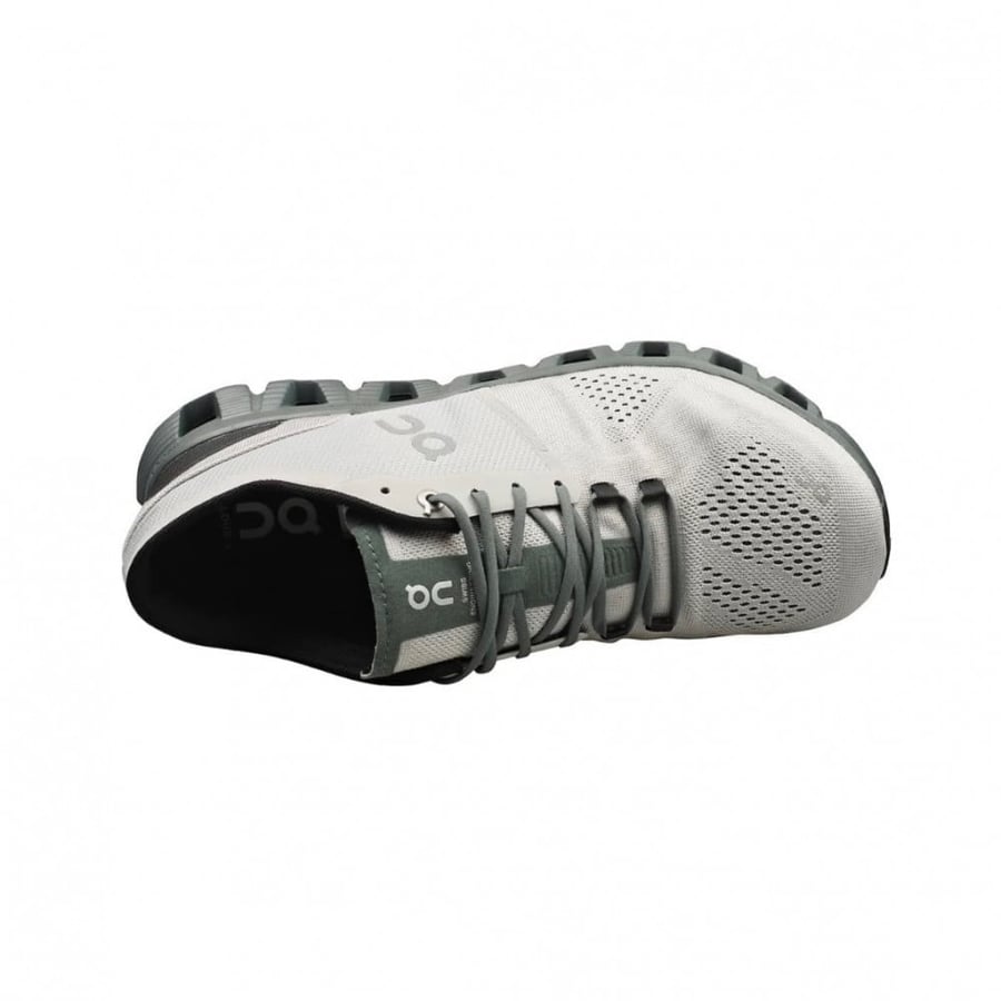 On Running Cloud X Trainers in Glacier / Olive