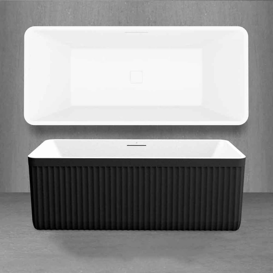 Black bathtub, white on the inside, measuring 170 x 75