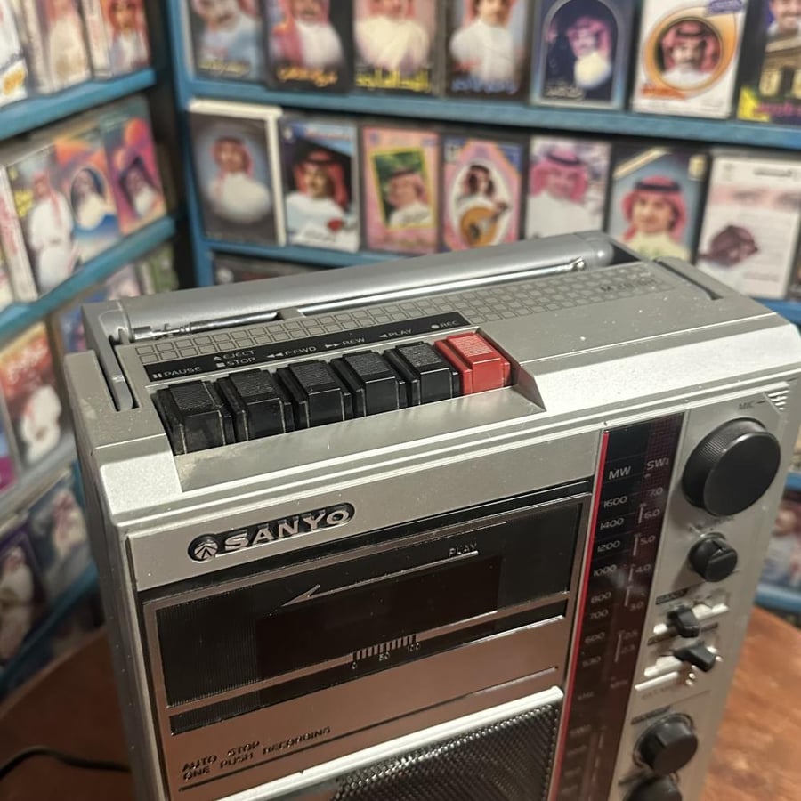 مسجل كاسيت وراديو SANYO M.2818H أصلي كلاسيكي نادر