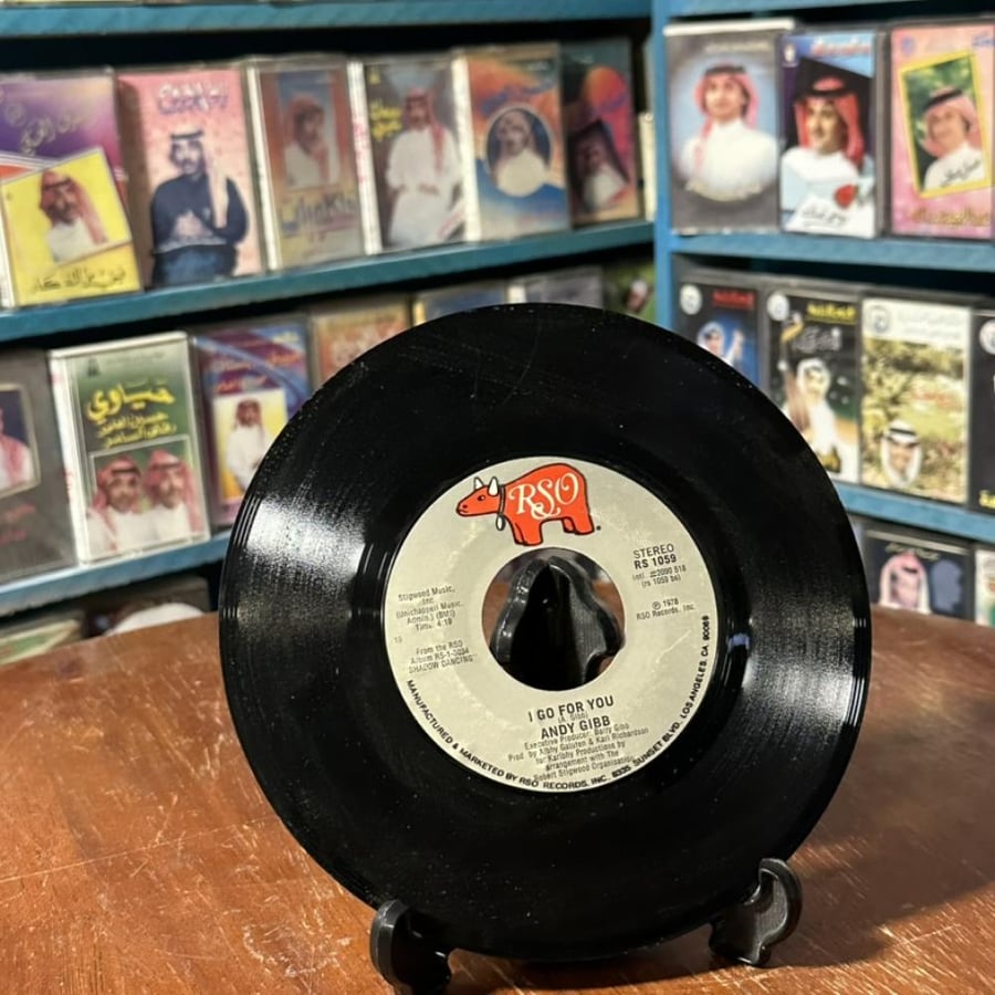 أسطوانة فينيل 7 إنش – Andy Gibb – Time Is Time / I Go For You – إصدار تقريبي 1980