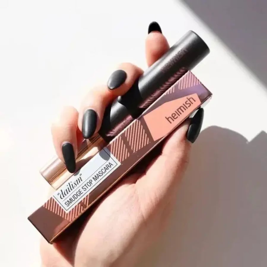 ماسكارا هيميش Dailism Smudge Stop Curling أسود - 9 جم