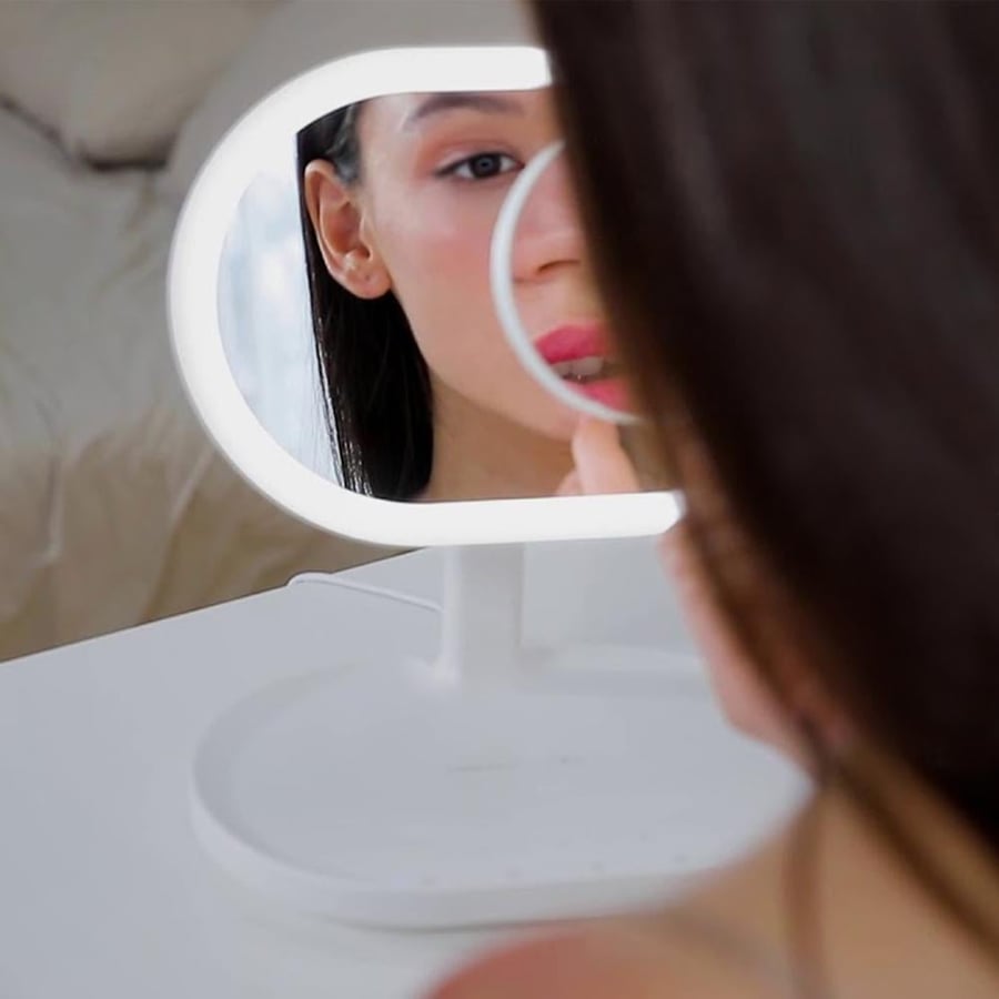 Wireless chargers / illuminated mirror, from MomaMax, for smartphones, white