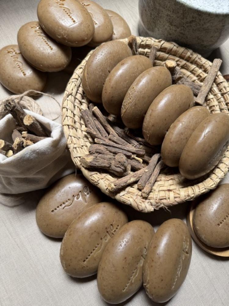 صابون بعرق السوس برائحة السوس الطبيعية