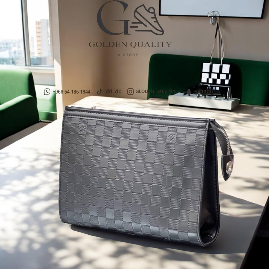LOUIS VUITTON  باوتشات لويس فيتون