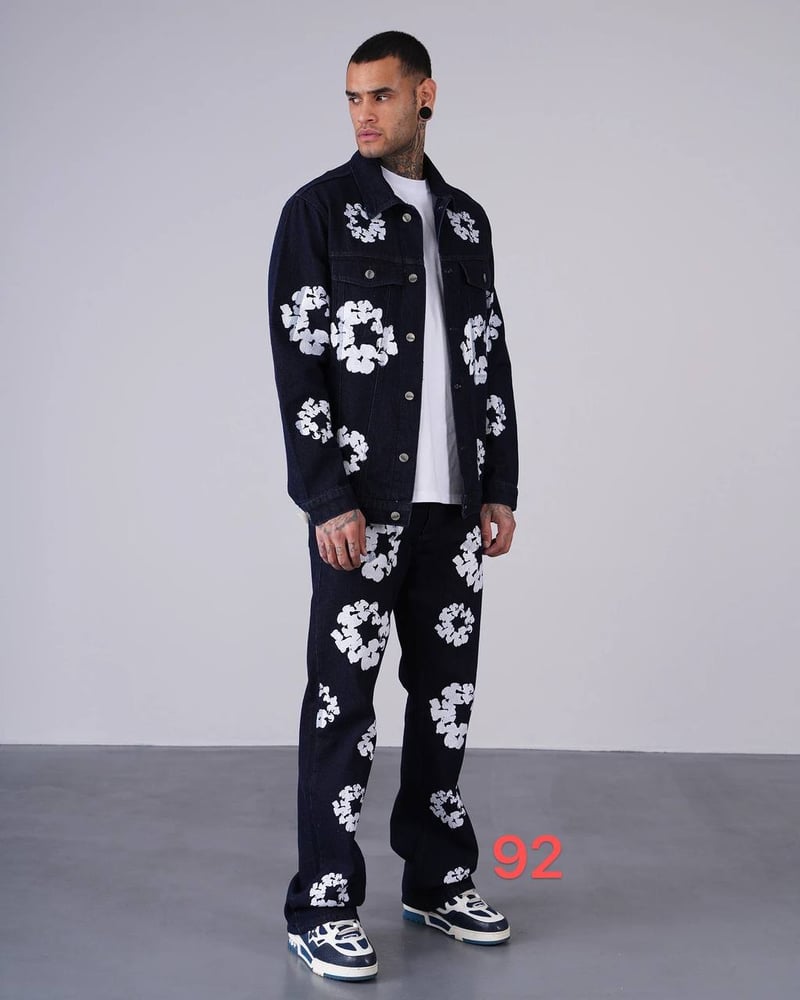 كحلي غامق DENIM TEARS