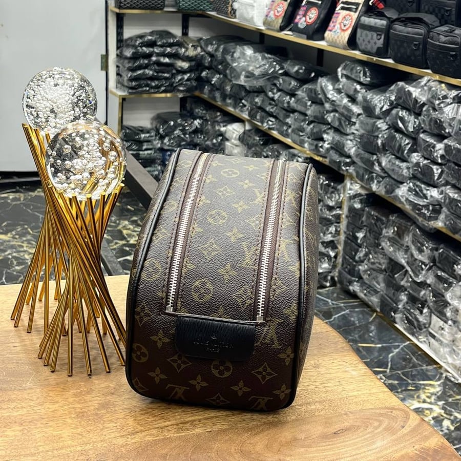 Neceser Hombre Guayera Maleta Pequeña Louis Vuitton Lv Nlv09 | Mercado Libre