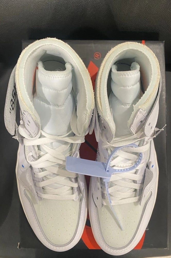 Off-White x Air Jordan 1 Retro High OG 'UNC