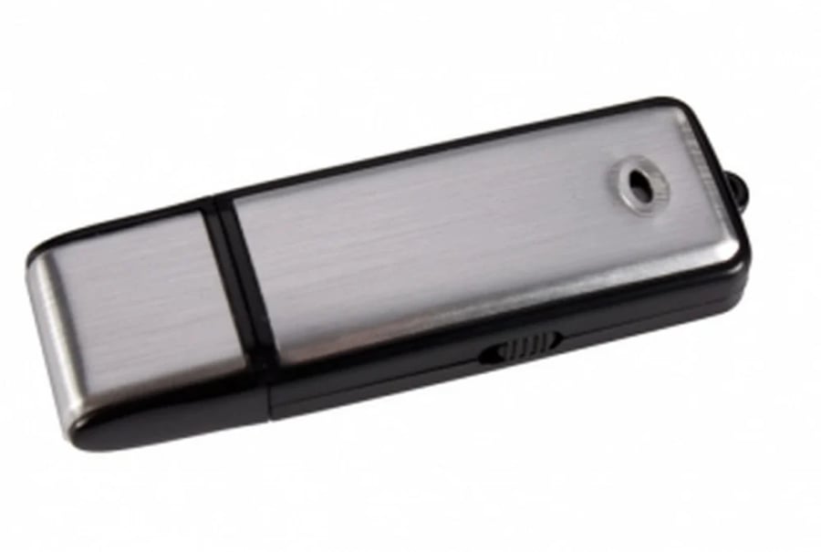 جهاز تسجيل مخفي على هيئة فلاش usb
