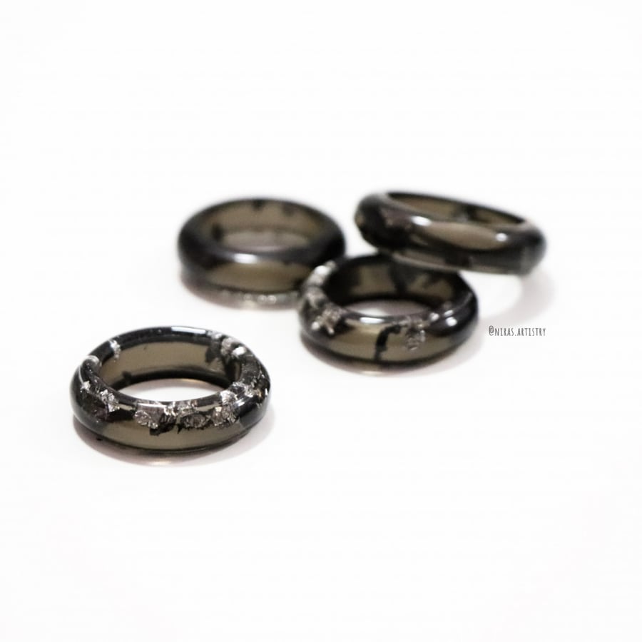 black ring