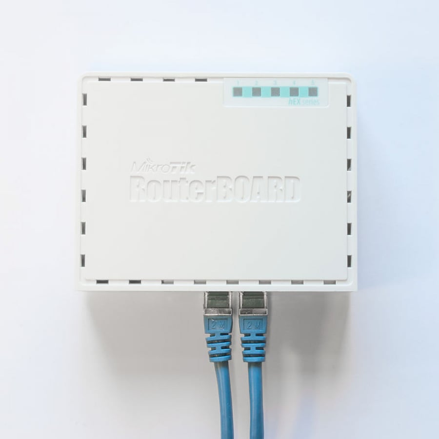 راوتر RB750Gr3 مايكروتك MikroTik
