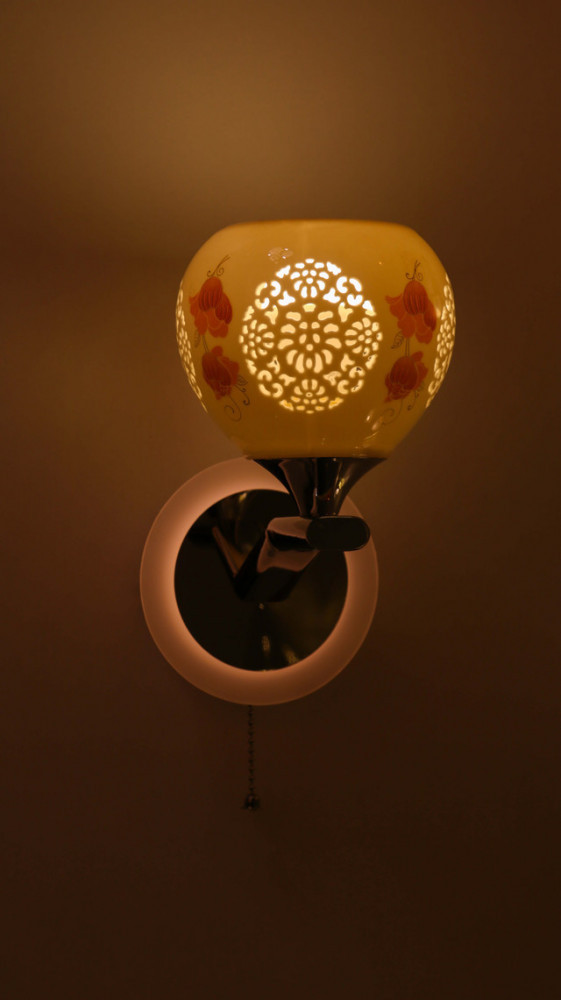 A single wall applicator, interior, luxury steel