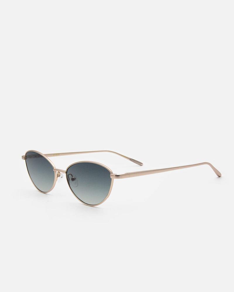 Sunglasses suitable for all occasions in rose gold