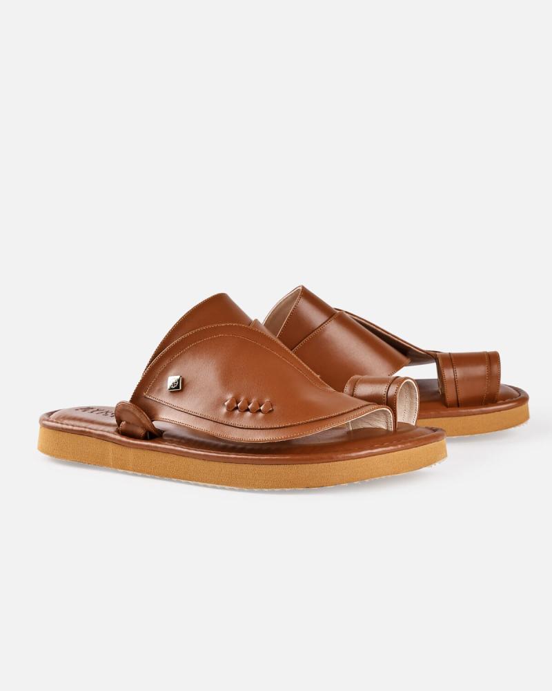 Men's oriental shoes made of luxurious honey-colored leather