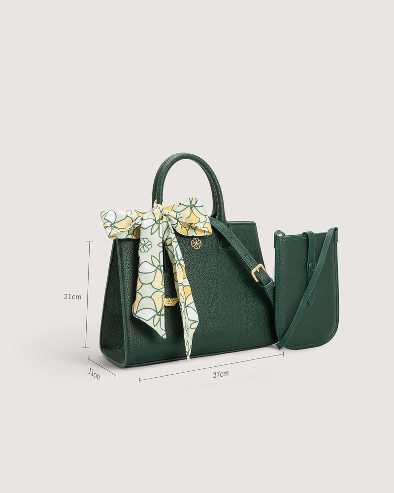 Medium-sized women's bag in green