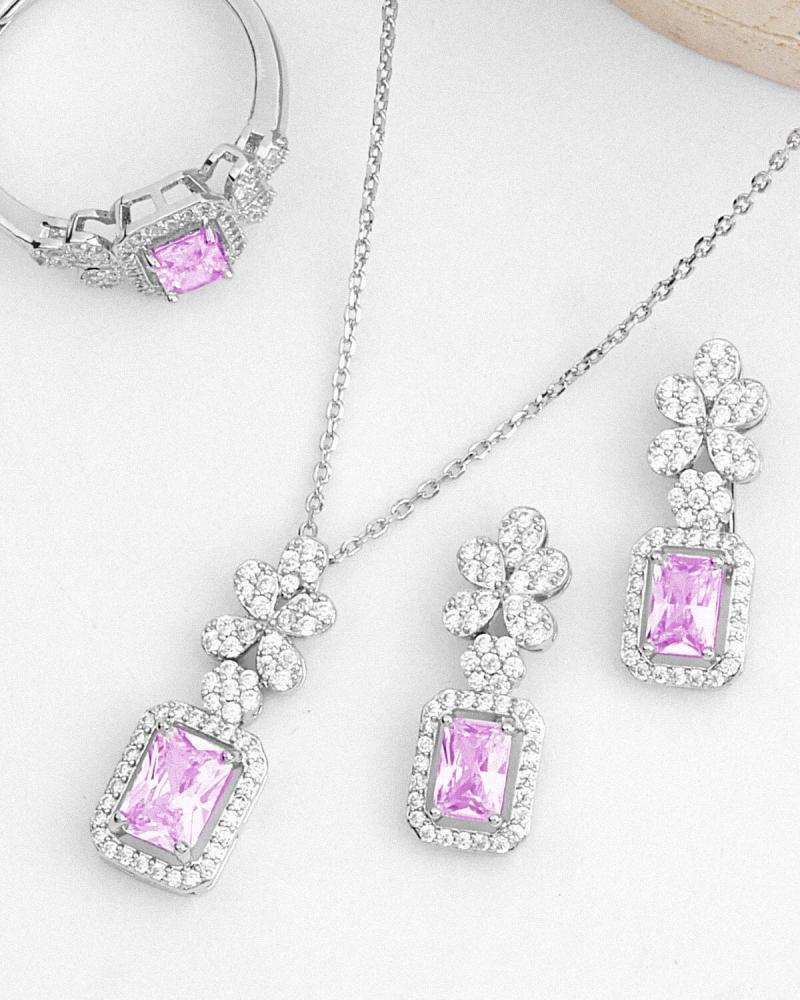 Elegant women's accessory set in silver and pink