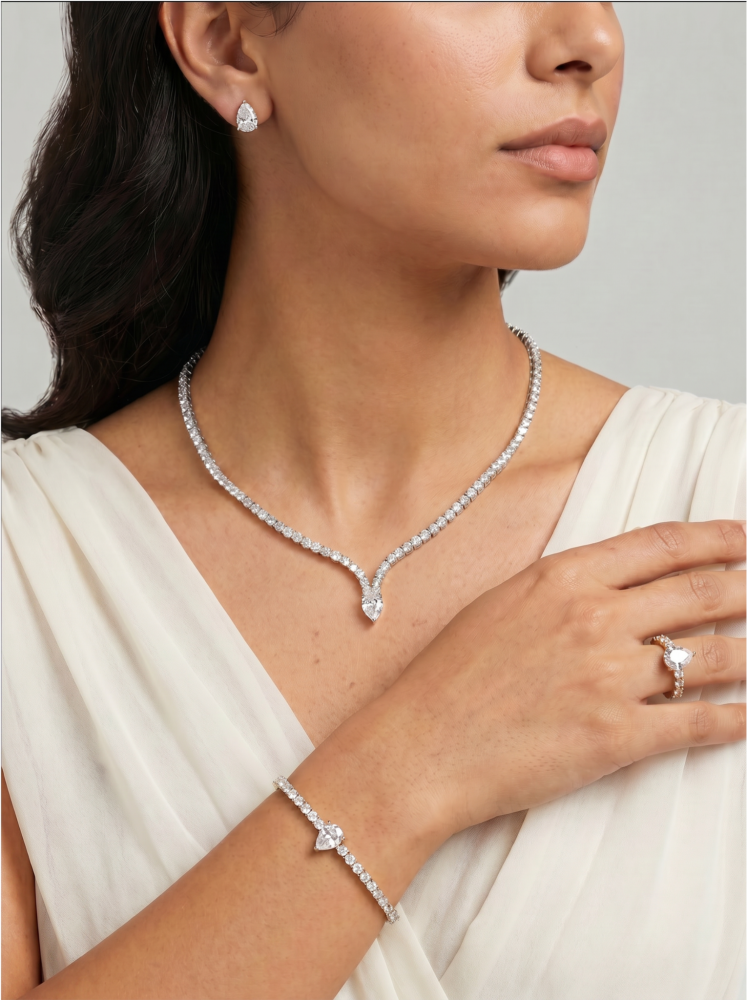 Women’s accessory set for a striking look in Silver