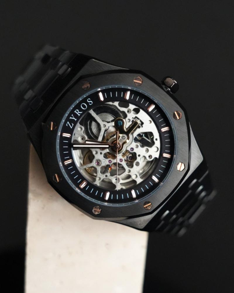Men's automatic watch in black