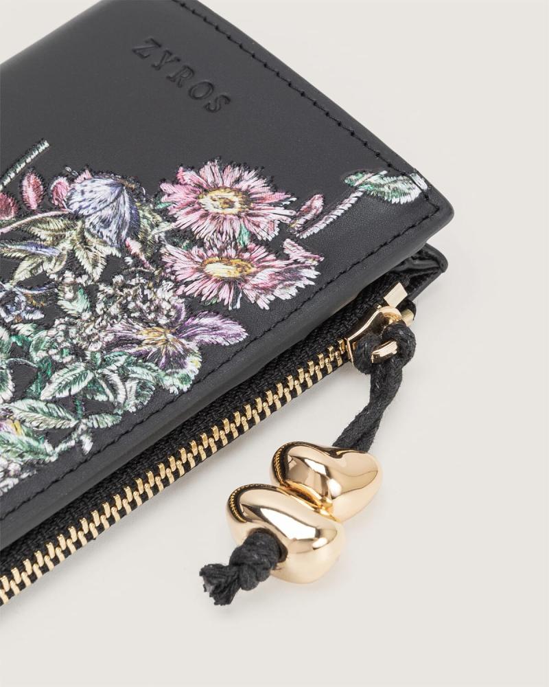 Distinctive women's leather wallet in black