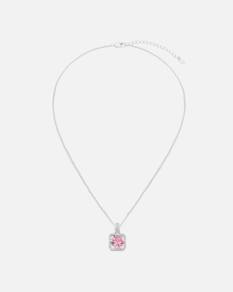 Women's necklace in silver with a distinctive design