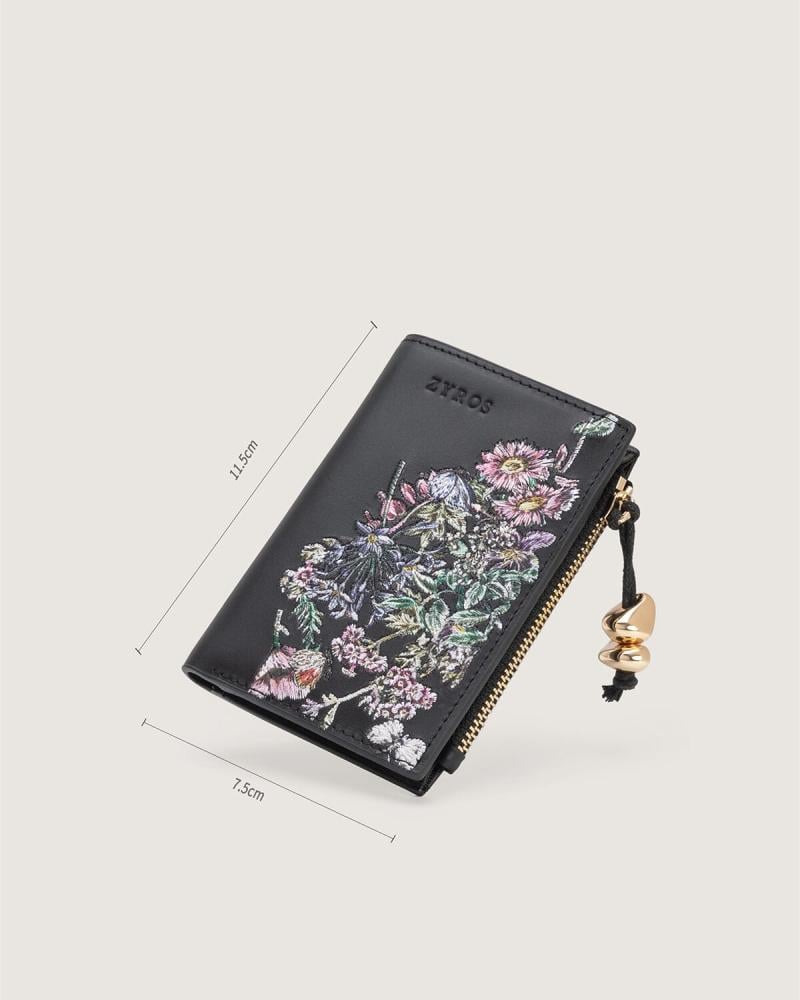 Distinctive women's leather wallet in black