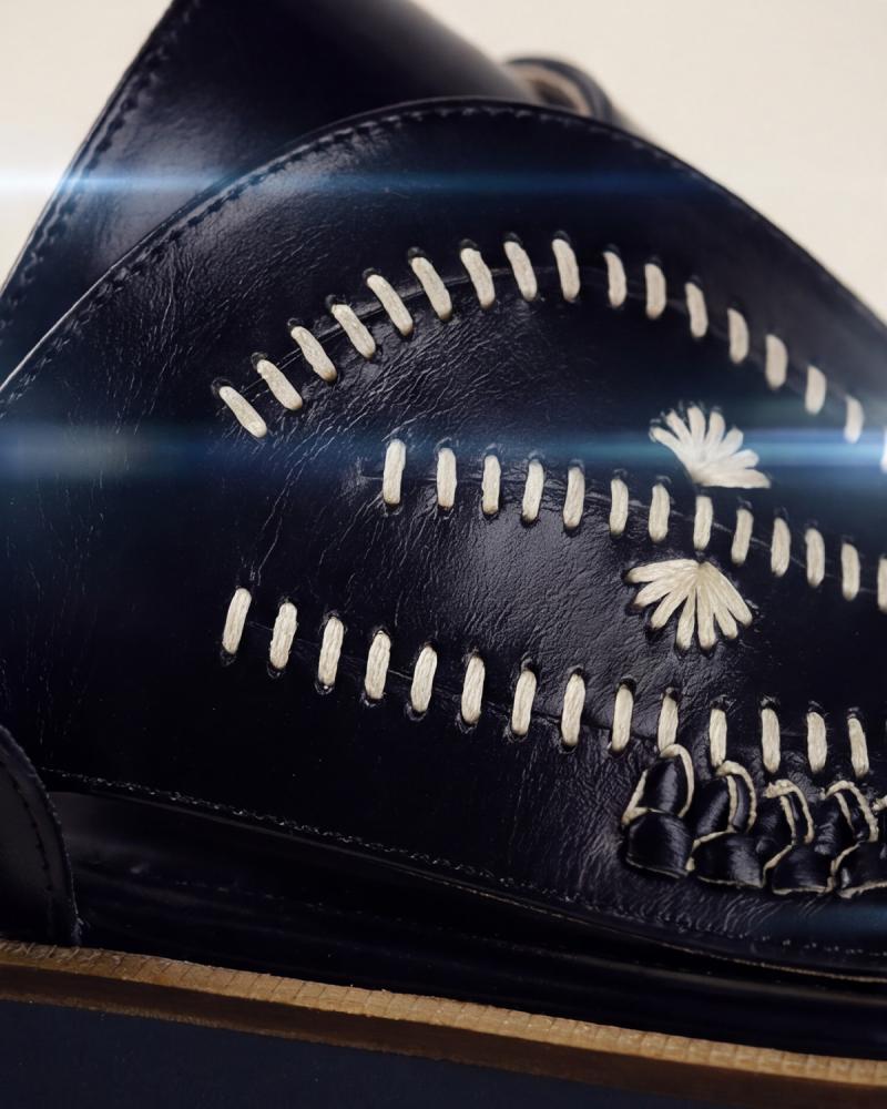 Men's oriental shoes made of premium navy leather