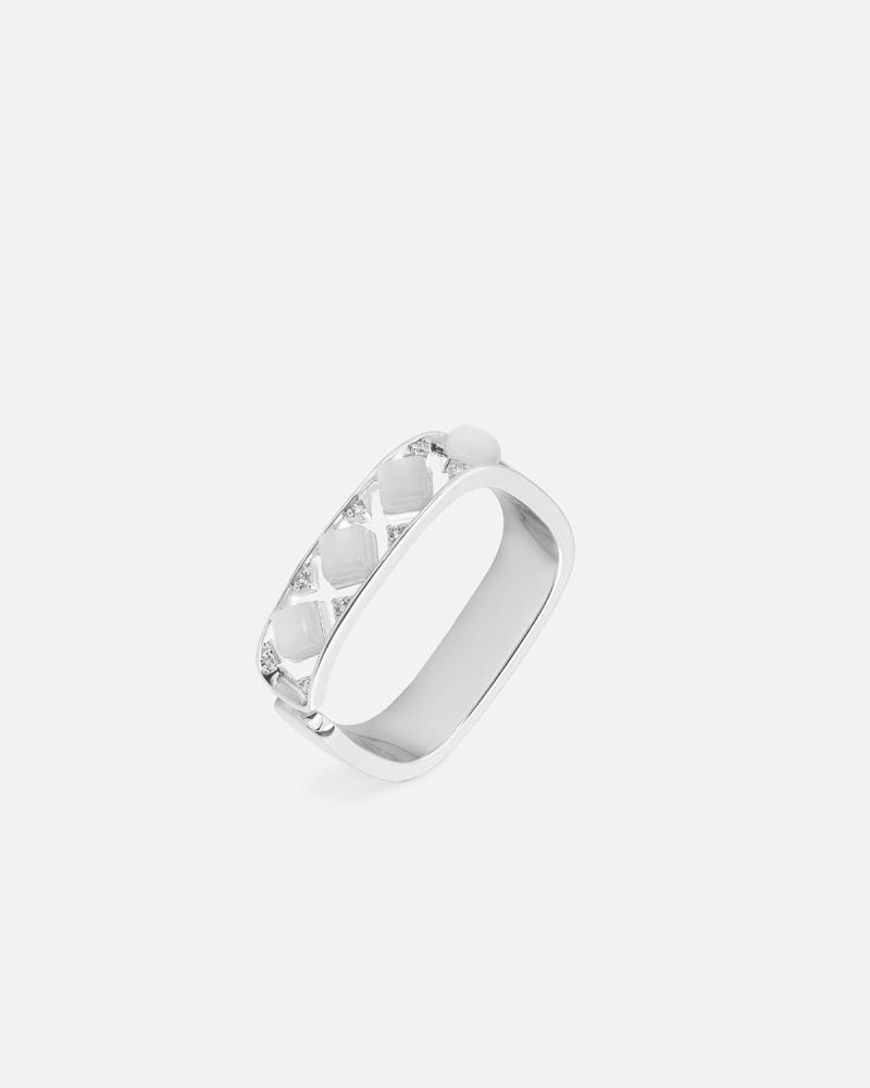 Elegant women's ring in silver