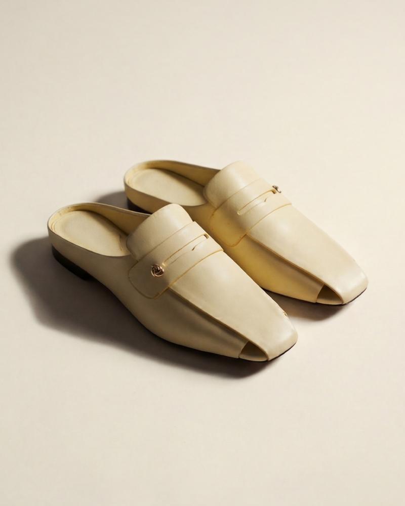 Women's trendy shoes in yellow