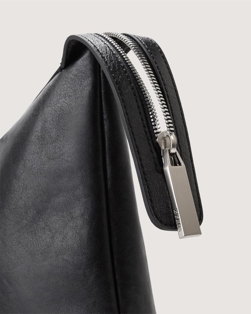 شنطة مسار الرجالية جلد بلون أسود