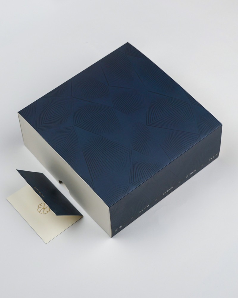 Elegant women's gift box
