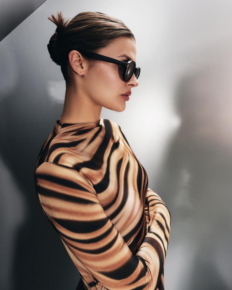 Unisex sunglasses with a luxurious design in black