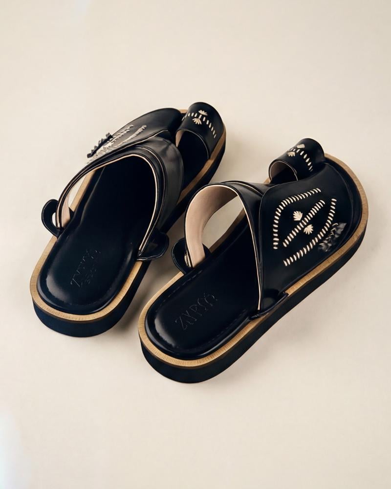 Men's oriental shoes made of luxurious black leather