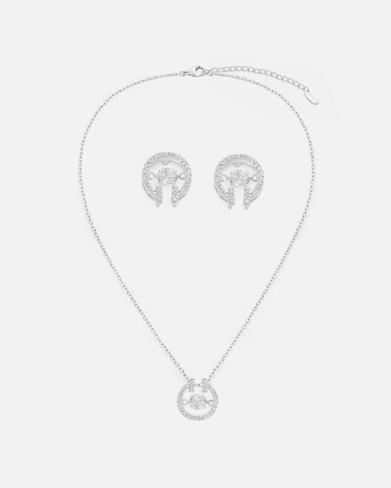Elegant women's set in silver