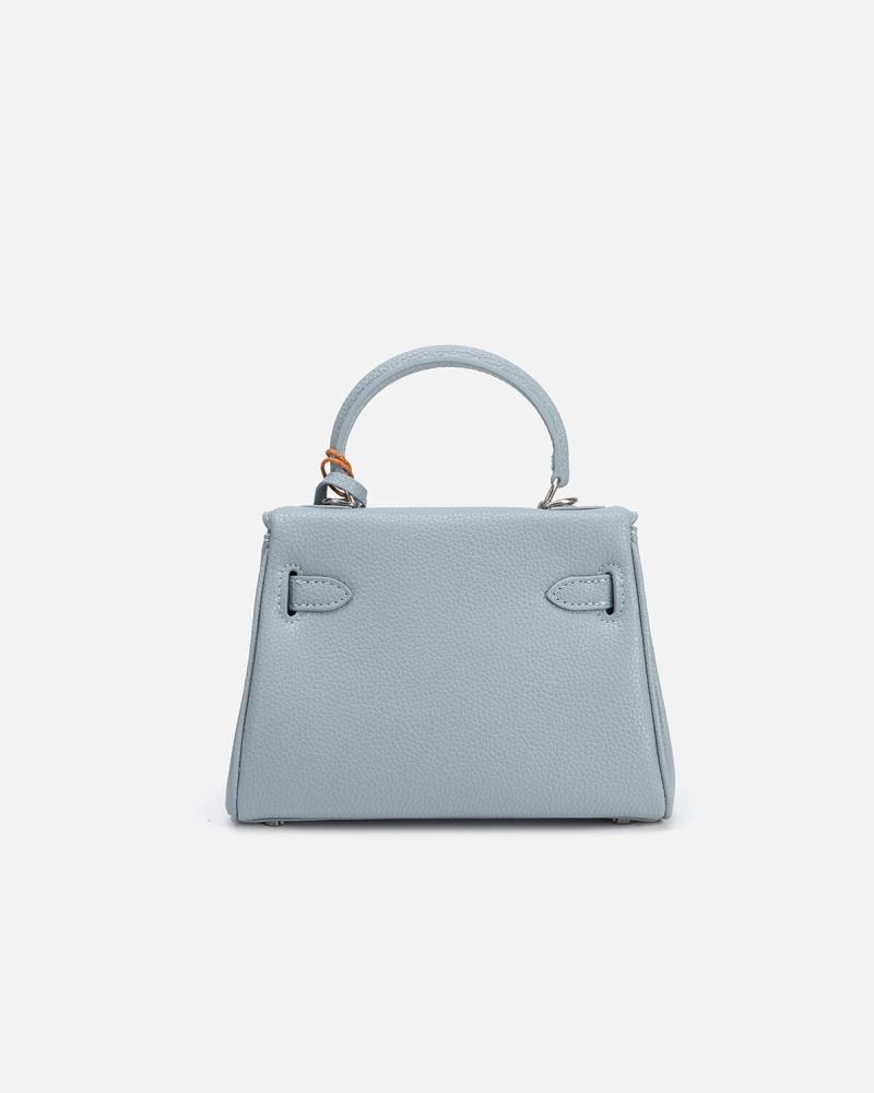 A women's bag for your look at all times, in blue.