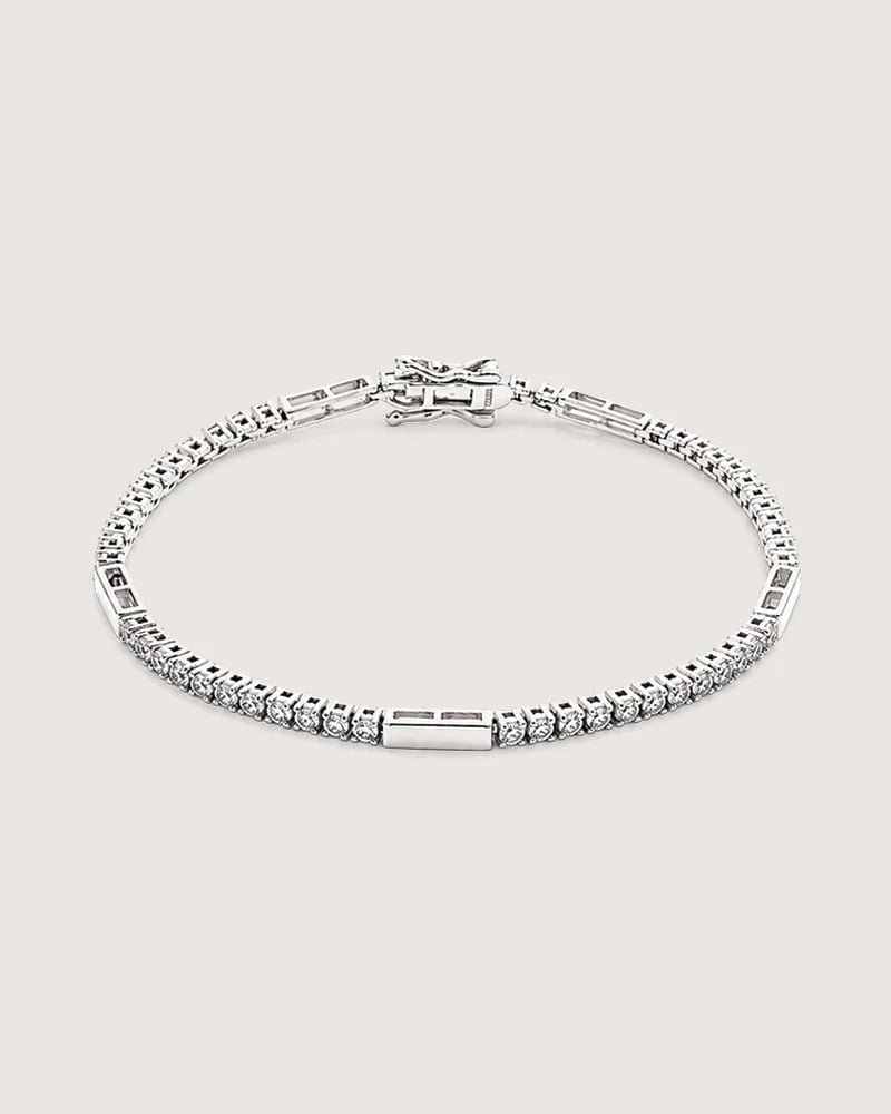 Women’s bracelet decorated with zircon stones in Silver