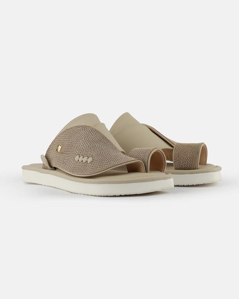 Men's luxury oriental leather shoes in beige
